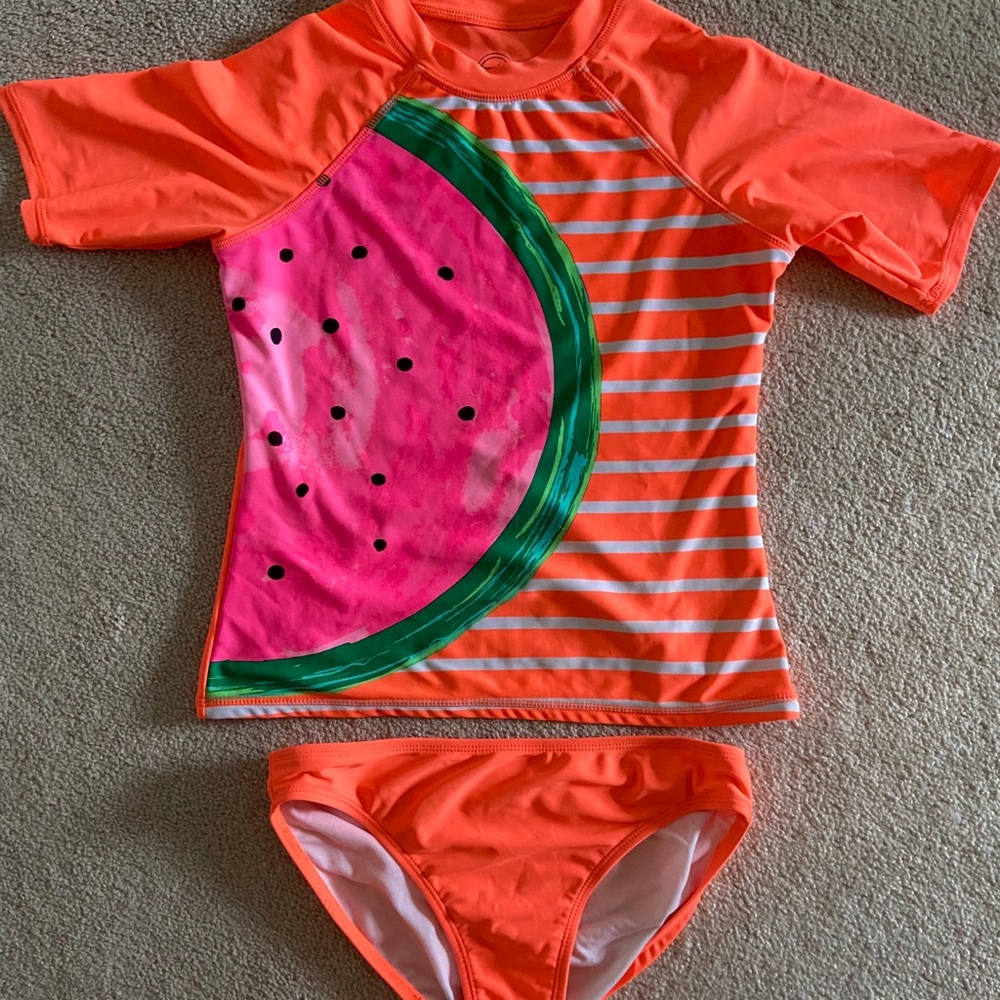 SOLD 🍉💦Swim shirt and bottoms 💦🍉